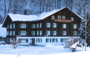 Simsalabim_Reisen-Unterkuft-in-den-Bergen_Montafon_Homebase