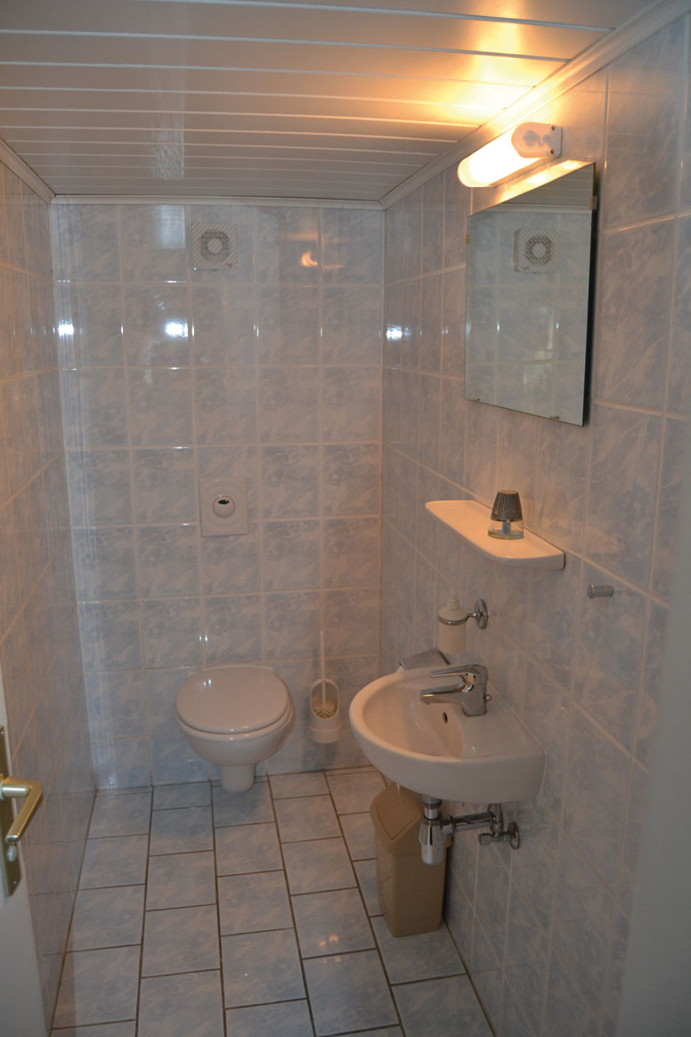 Ferienhaus_Zillertalarena_3_Dusche-WC2